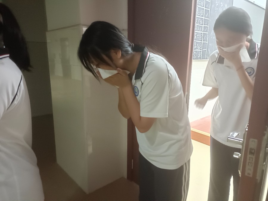 4 湛江市财政职业技术学校开展防震消防演练.jpg