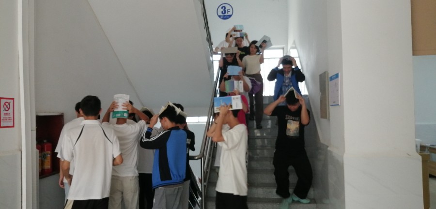 3 湛江市财政职业技术学校开展防震消防演练.jpg