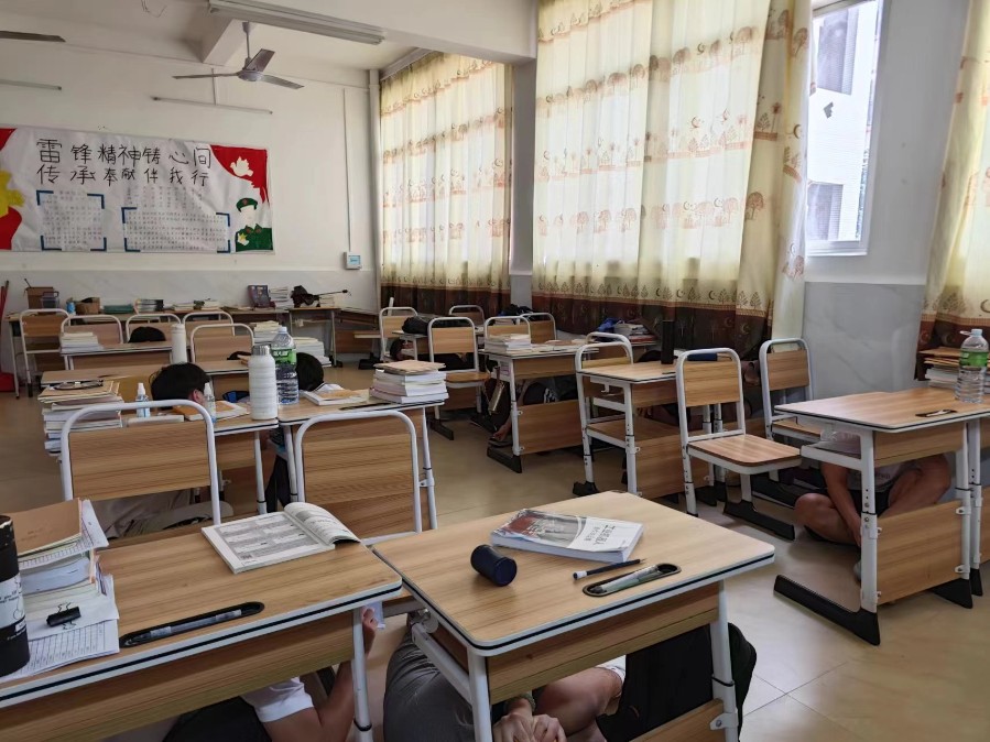 2 湛江市财政职业技术学校开展防震消防演练.jpg